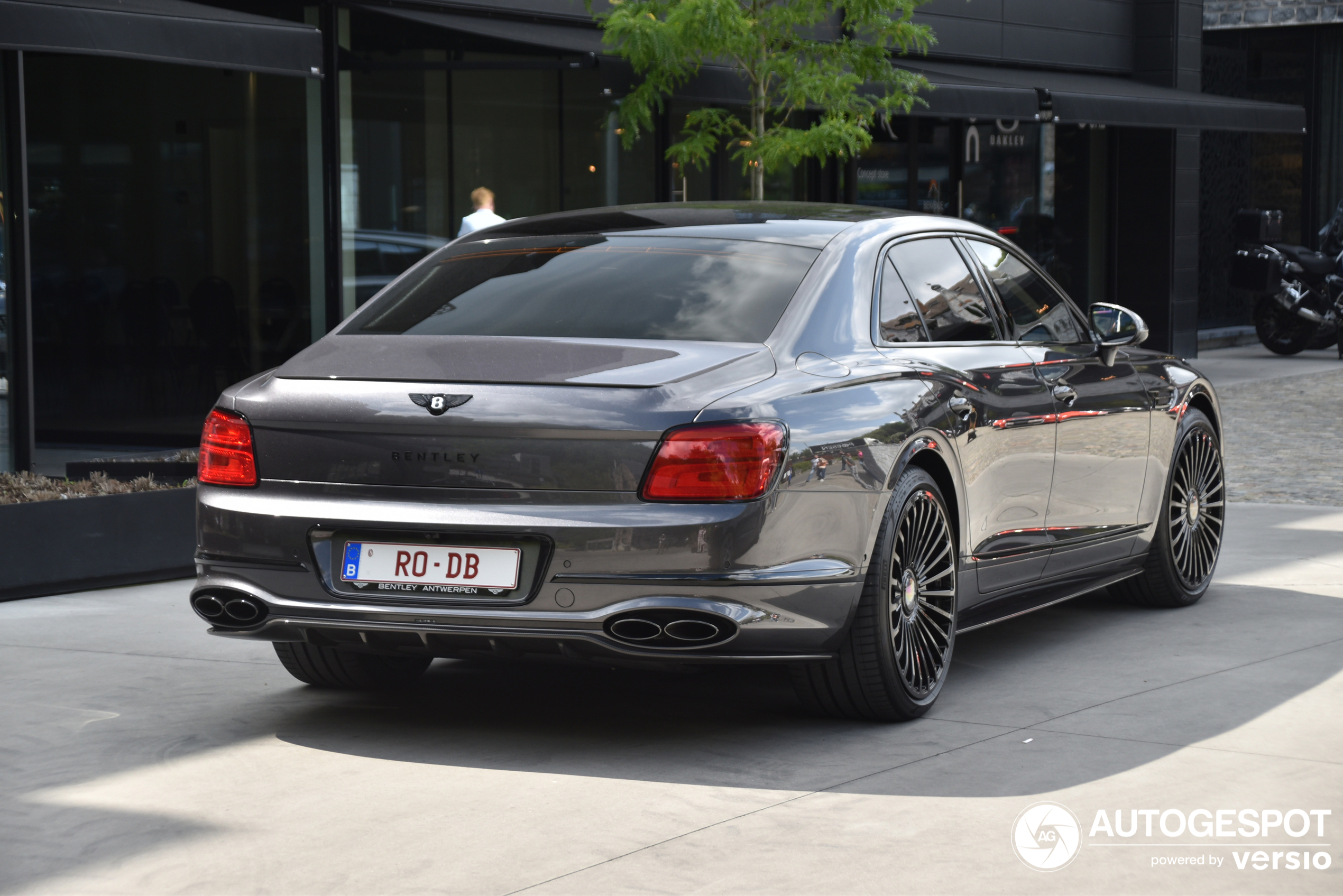 Bentley Flying Spur Hybrid