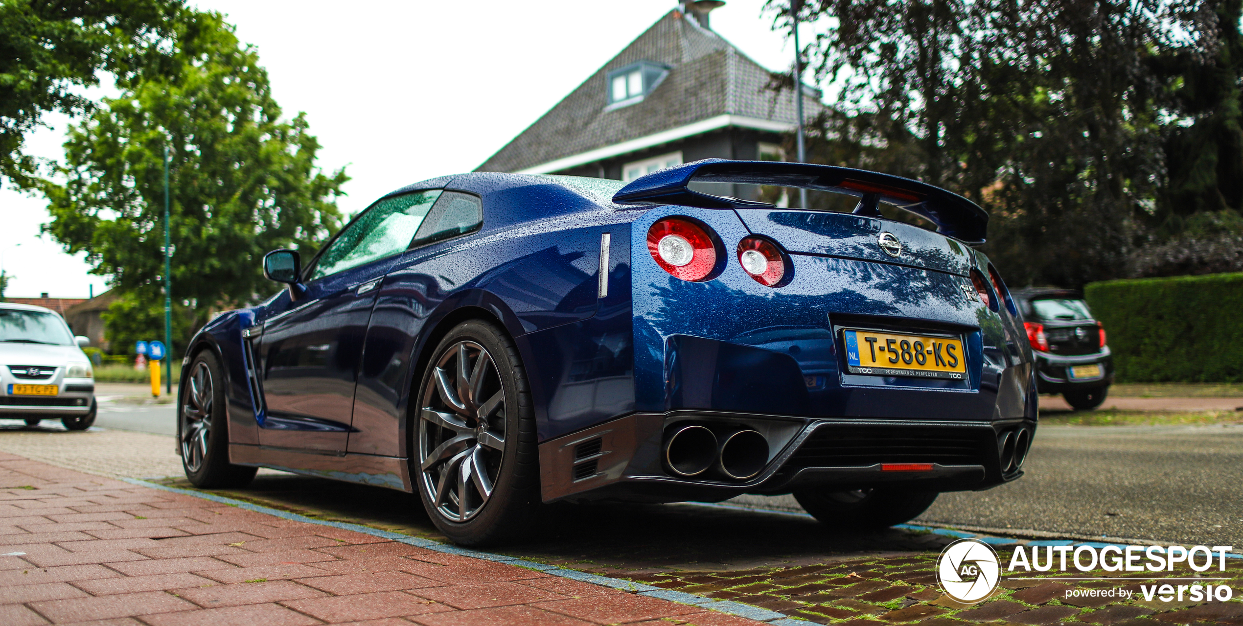 Nissan GT-R 2011