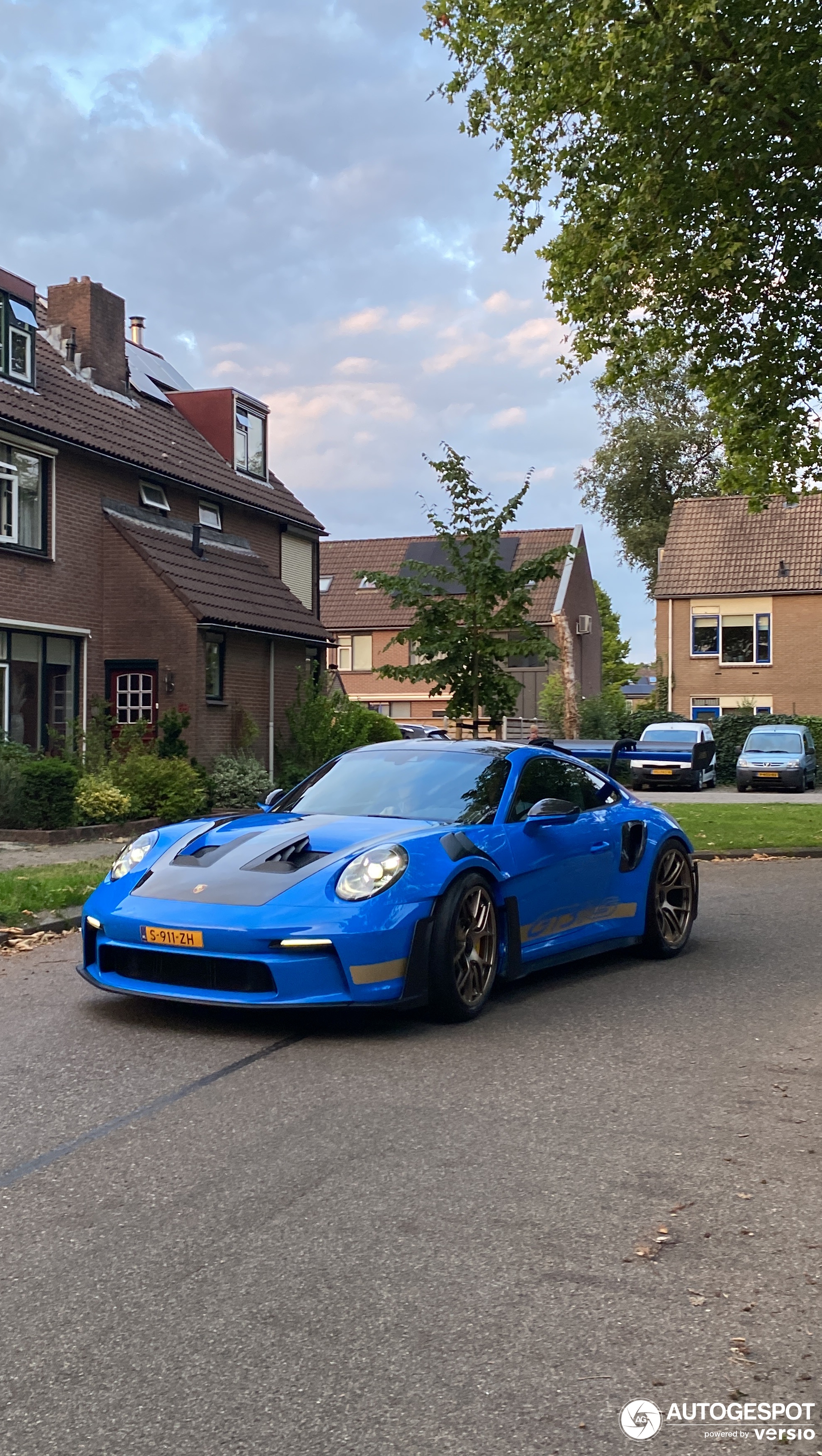 A extraordinary 992 GT3 RS shows up in Epe