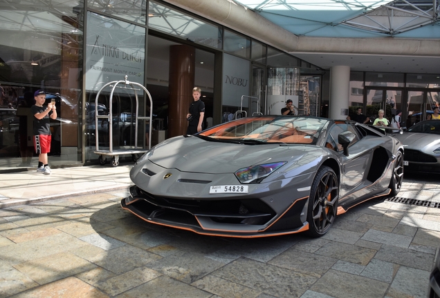 Lamborghini Aventador LP700-4 Roadster