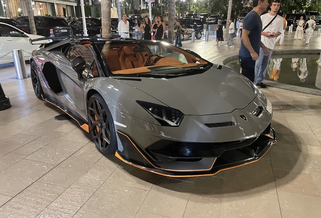 Lamborghini Aventador LP700-4 Roadster