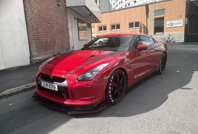 Nissan GT-R