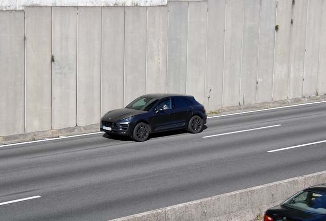 Porsche 95B Macan Turbo