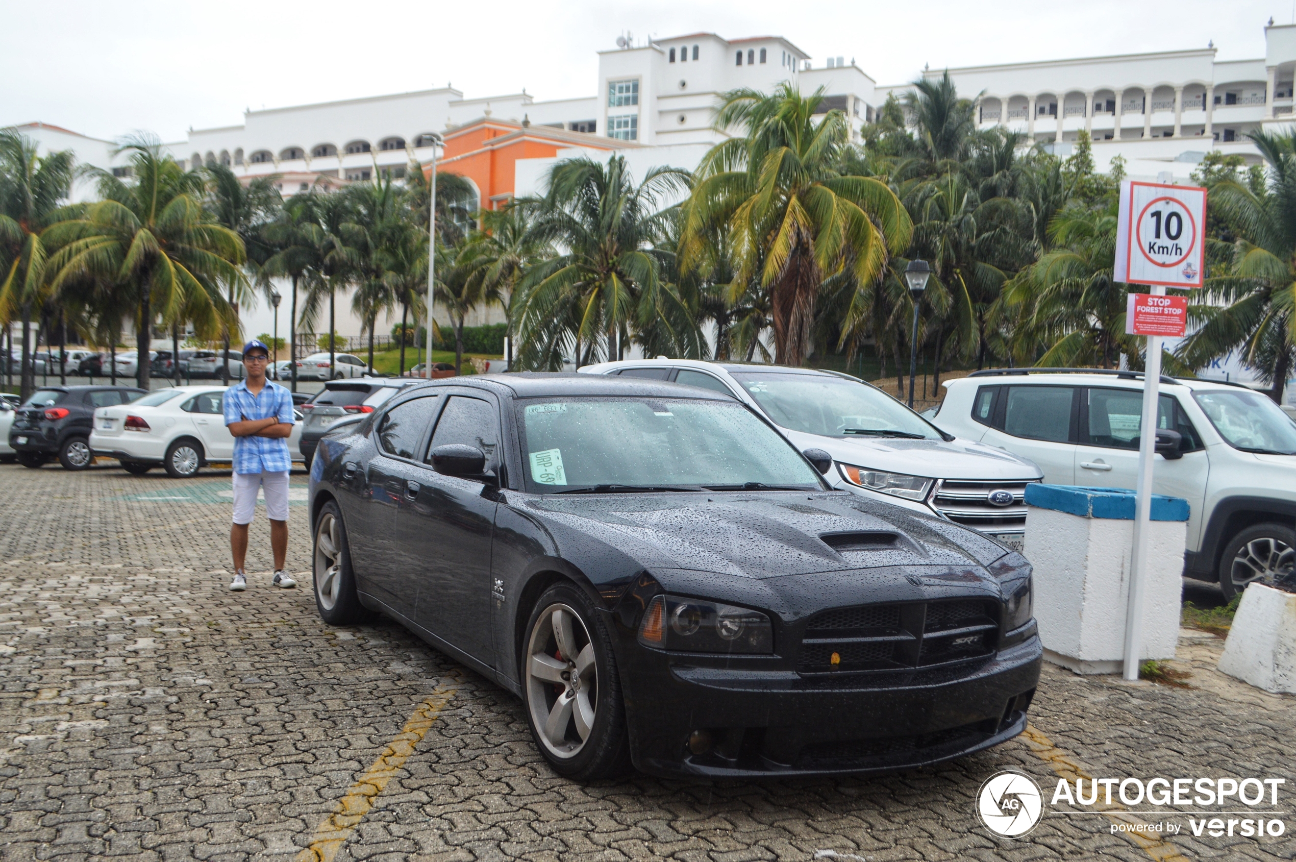 Dodge Charger SRT-8