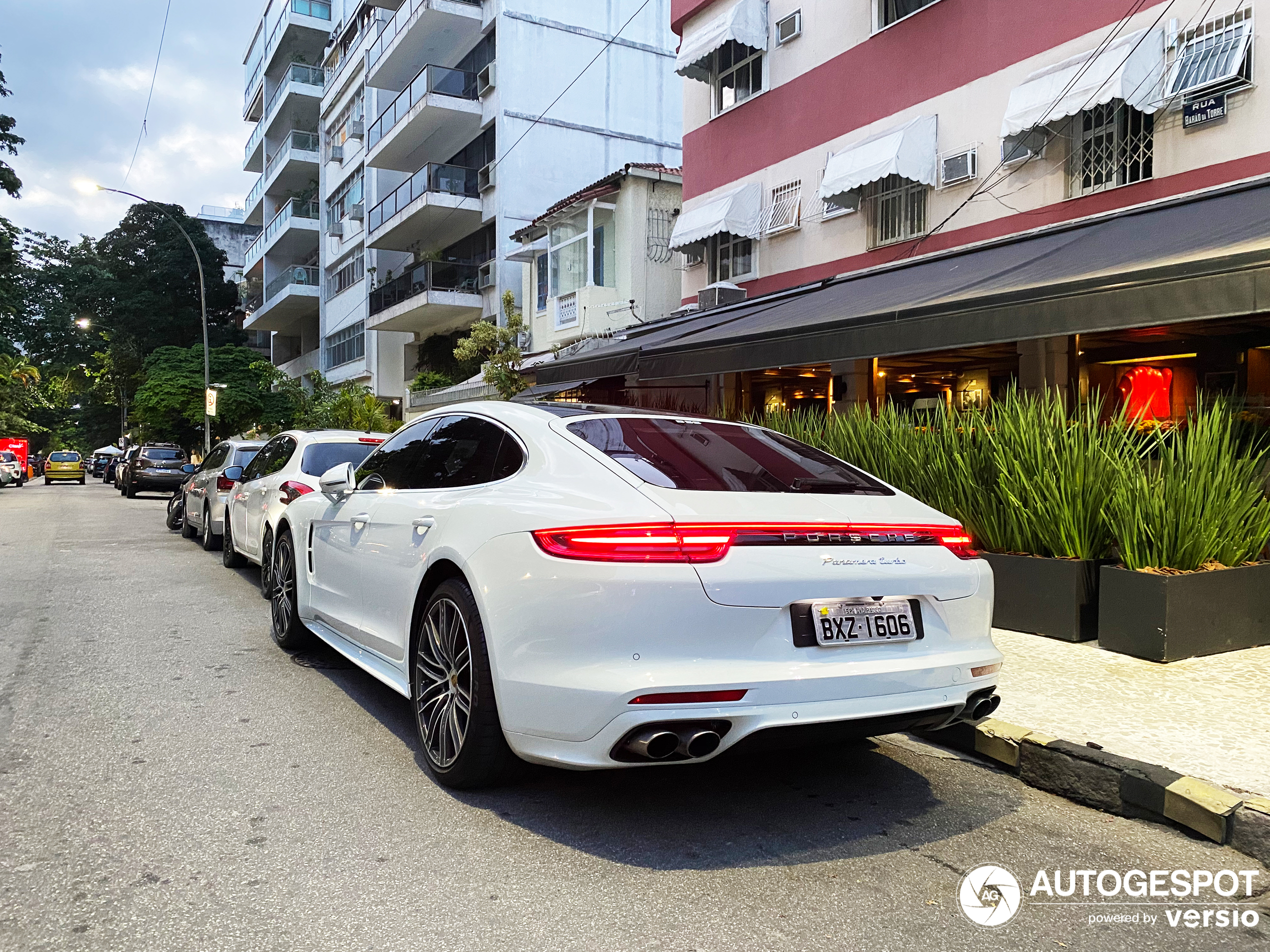 Porsche 971 Panamera Turbo