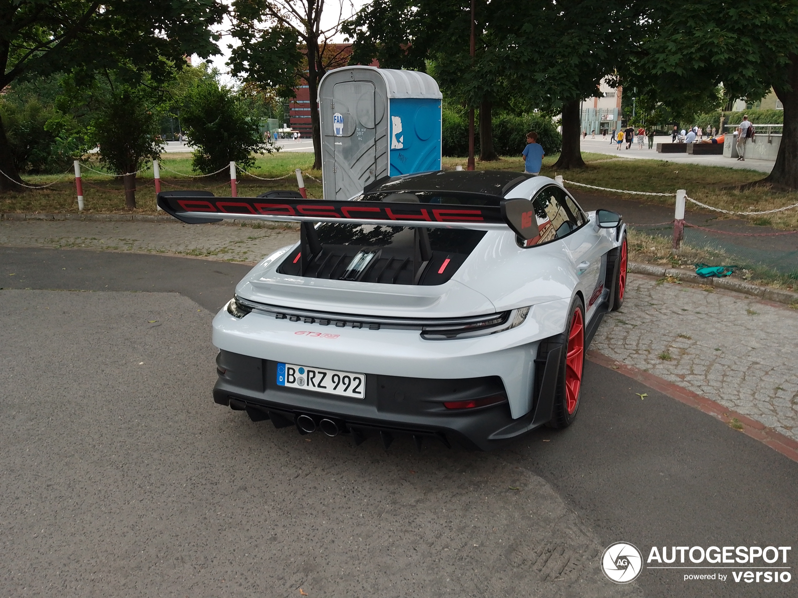 Porsche 992 GT3 RS Weissach Package