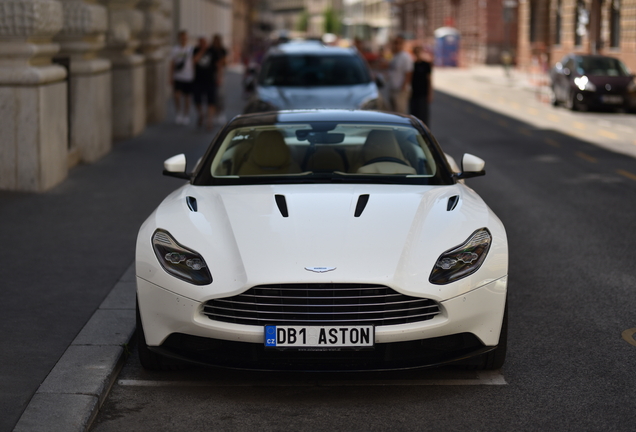 Aston Martin DB11