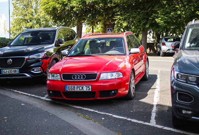 Audi RS4 Avant B5