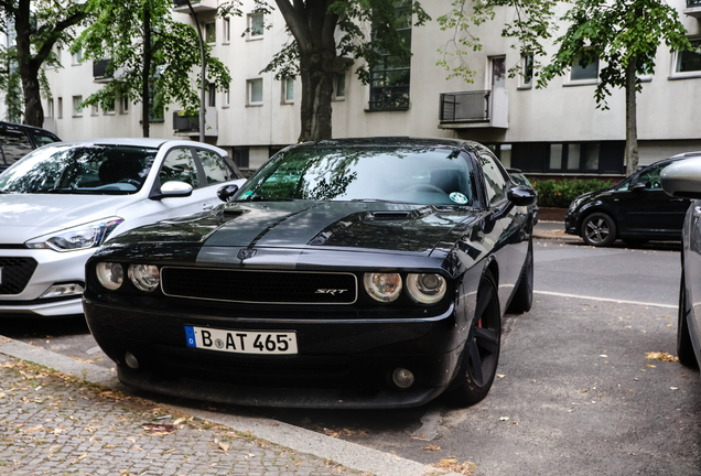 Dodge Challenger SRT-8