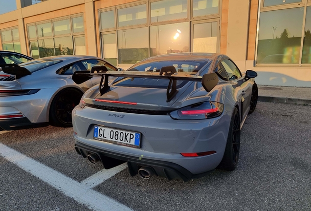 Porsche 718 Cayman GT4 RS Weissach Package