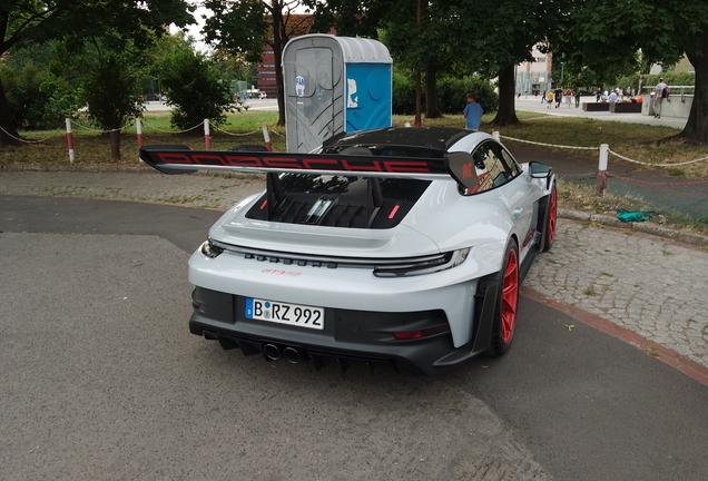 Porsche 992 GT3 RS Weissach Package