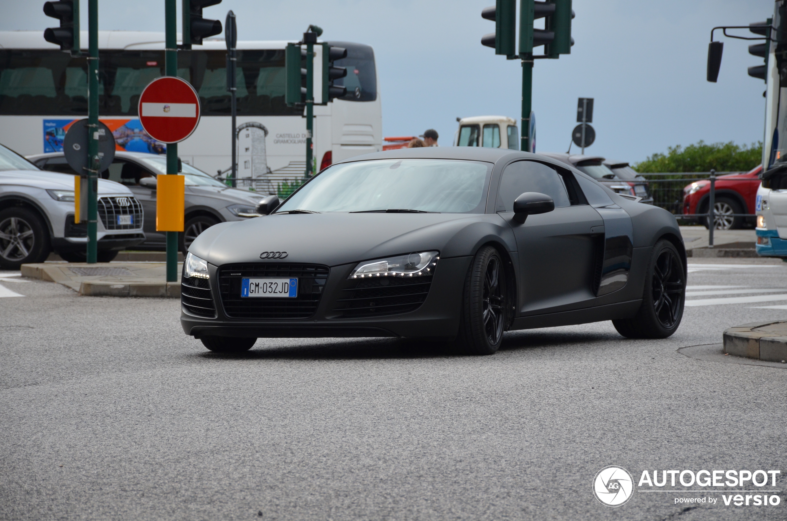 Audi R8