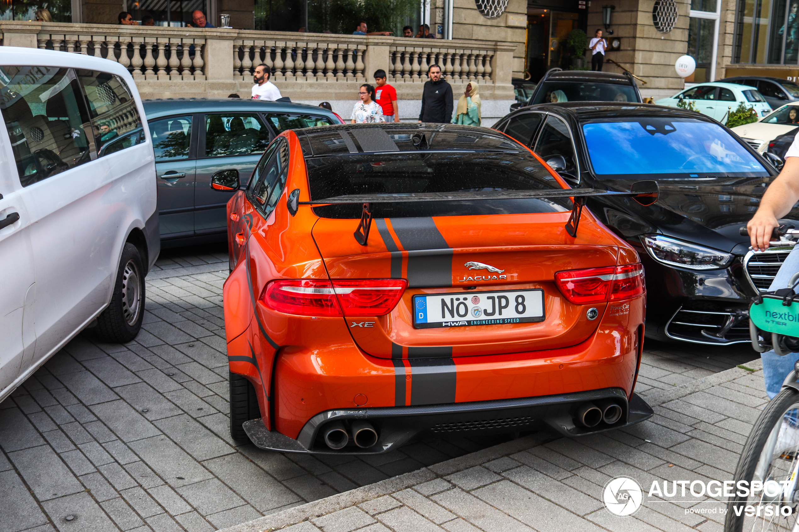 JAGUAR スポーツカー オレンジ PROJECT 8 | JAGUAR JAPAN