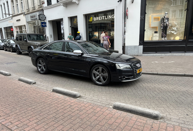 Audi S8 D4