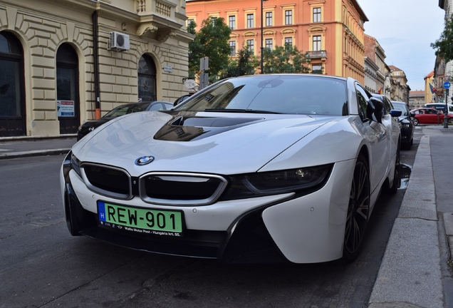 BMW i8