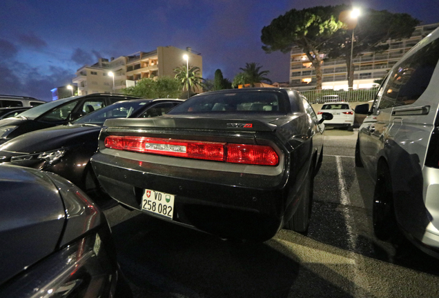 Dodge Challenger SRT-8