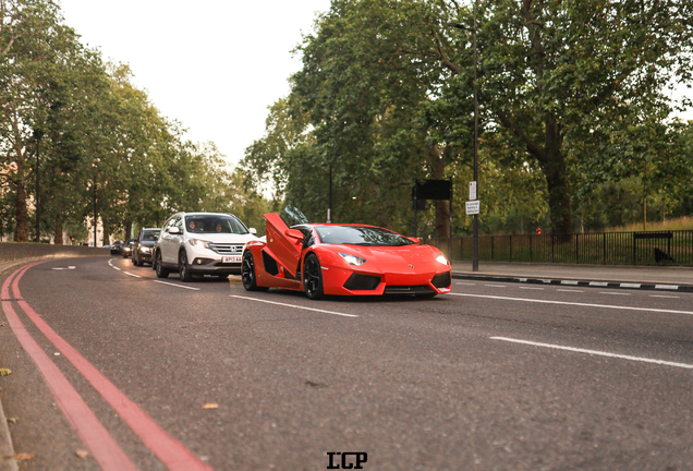 Lamborghini Aventador LP700-4