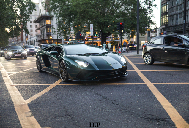 Lamborghini Aventador S LP740-4