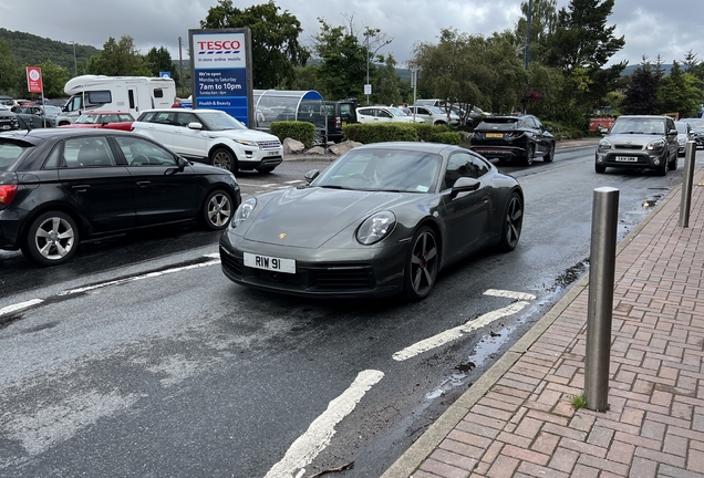 Porsche 992 Carrera 4S