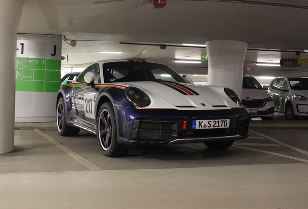 Porsche 992 Dakar