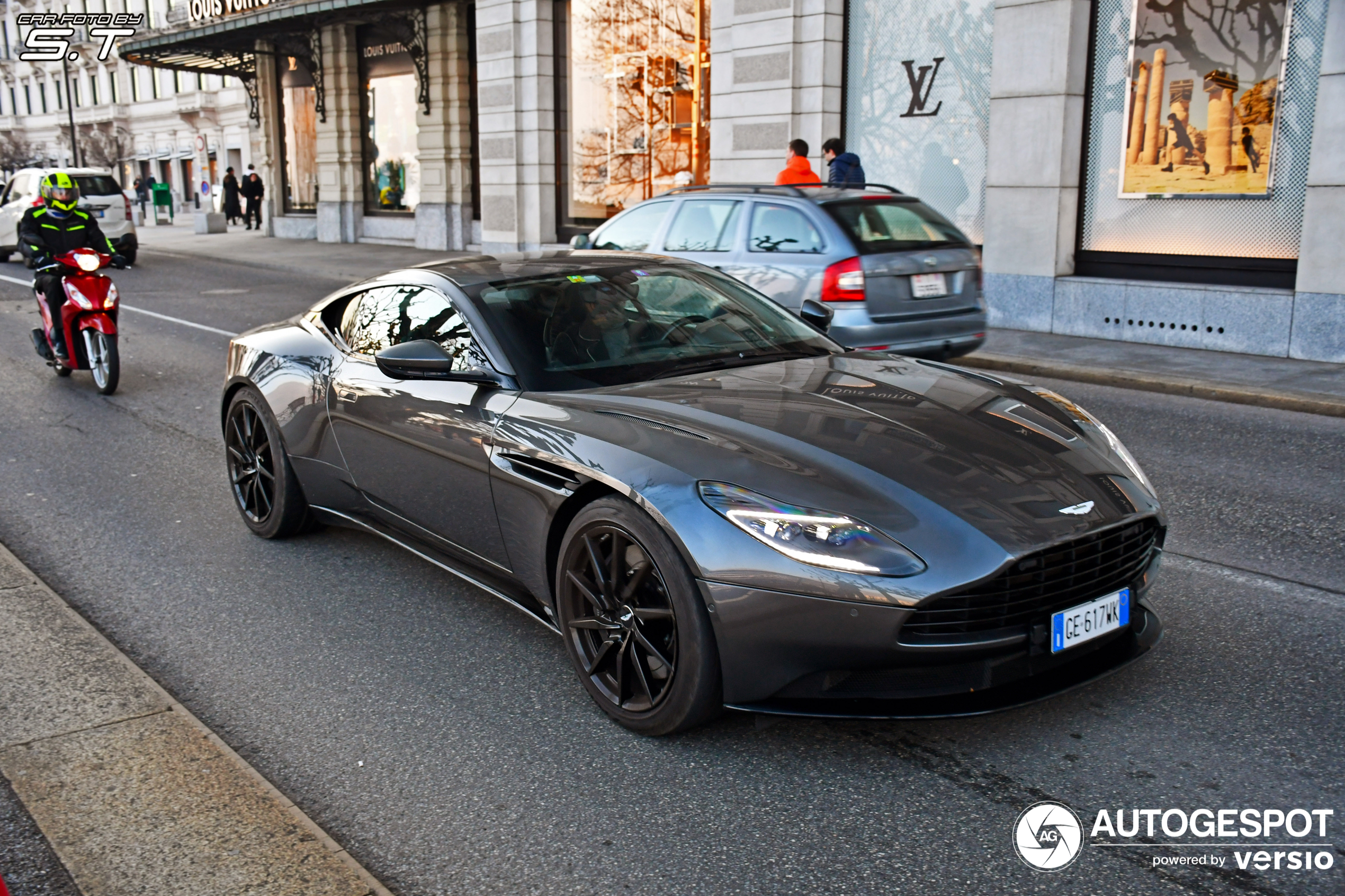 Aston Martin DB11 V8