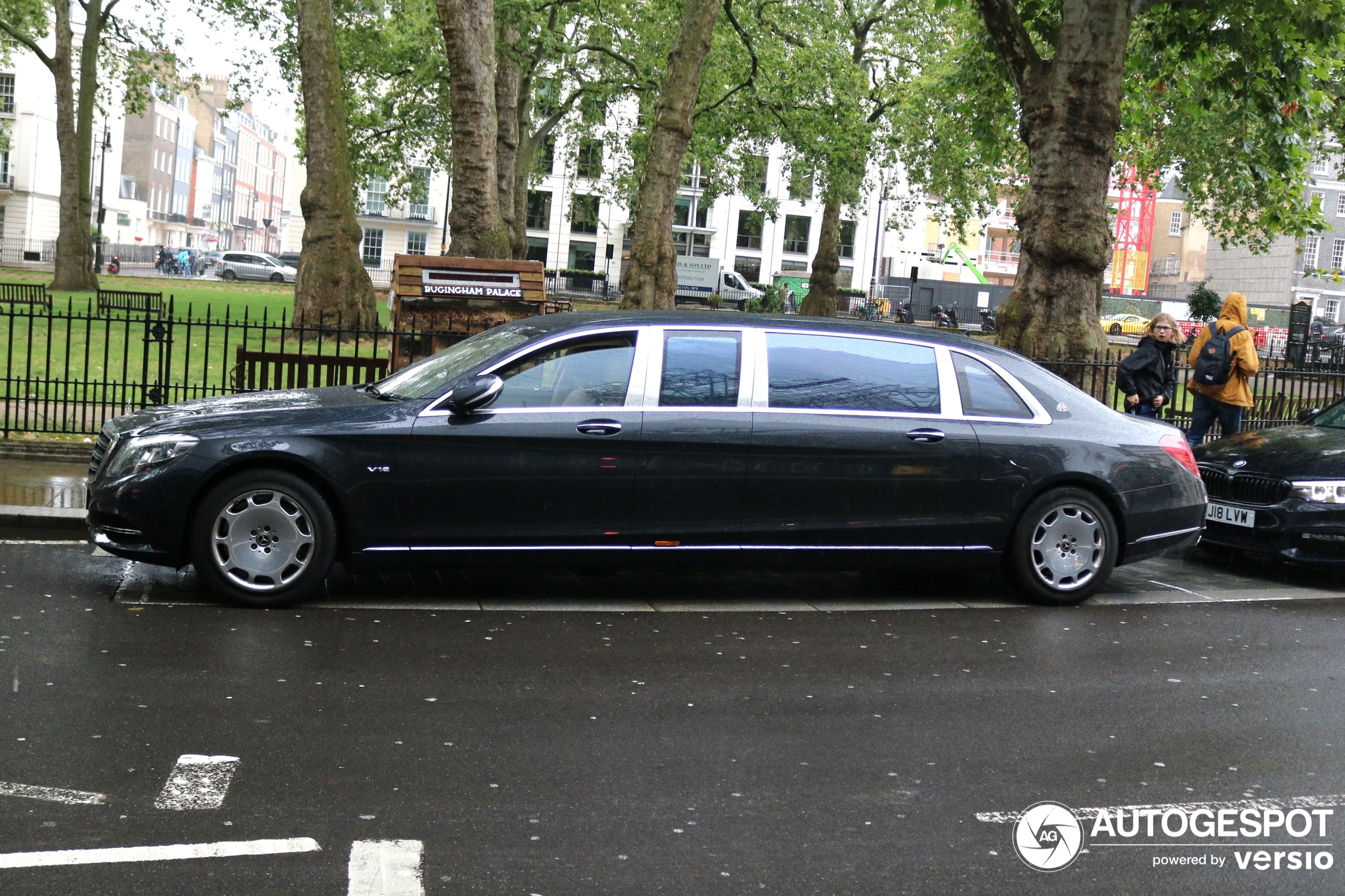 Mercedes-Maybach S 600 Pullman VV222