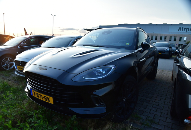 Aston Martin DBX