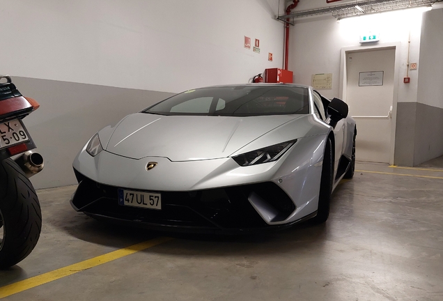 Lamborghini Huracán LP640-4 Performante