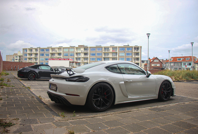 Porsche 718 Cayman GT4