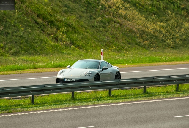 Porsche 992 Carrera 4S