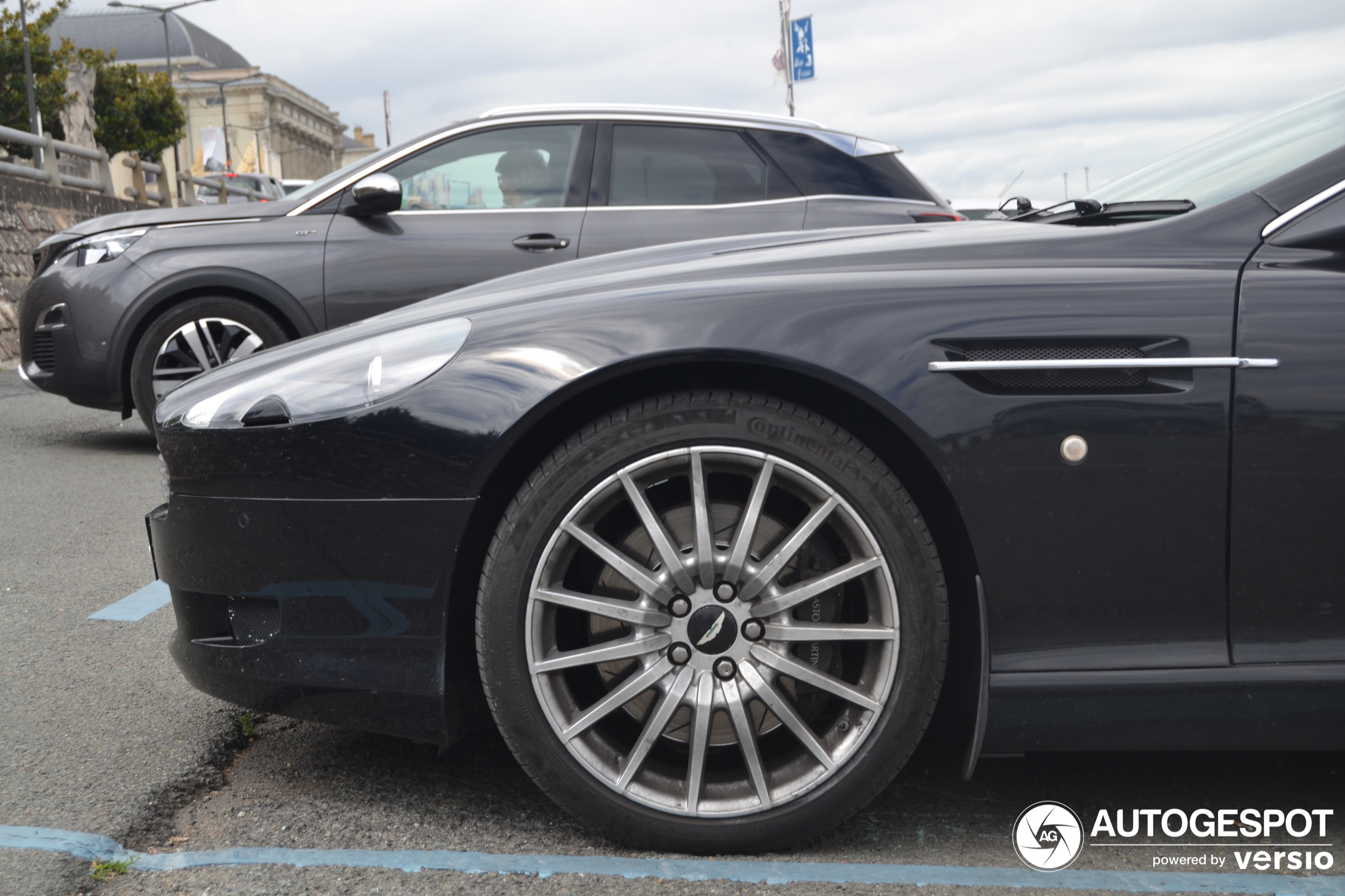 Aston Martin DB9 Volante