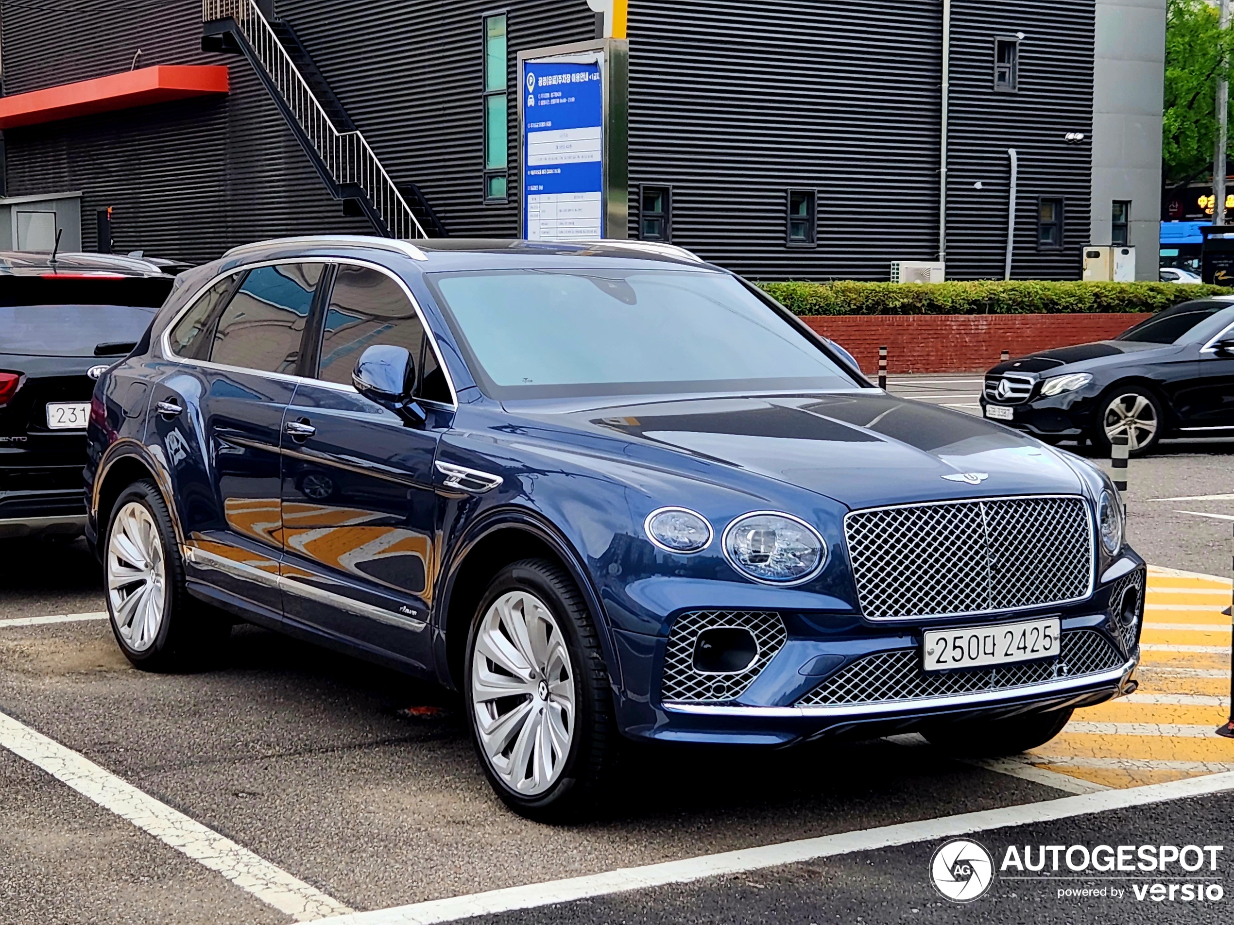 Bentley Bentayga Azure