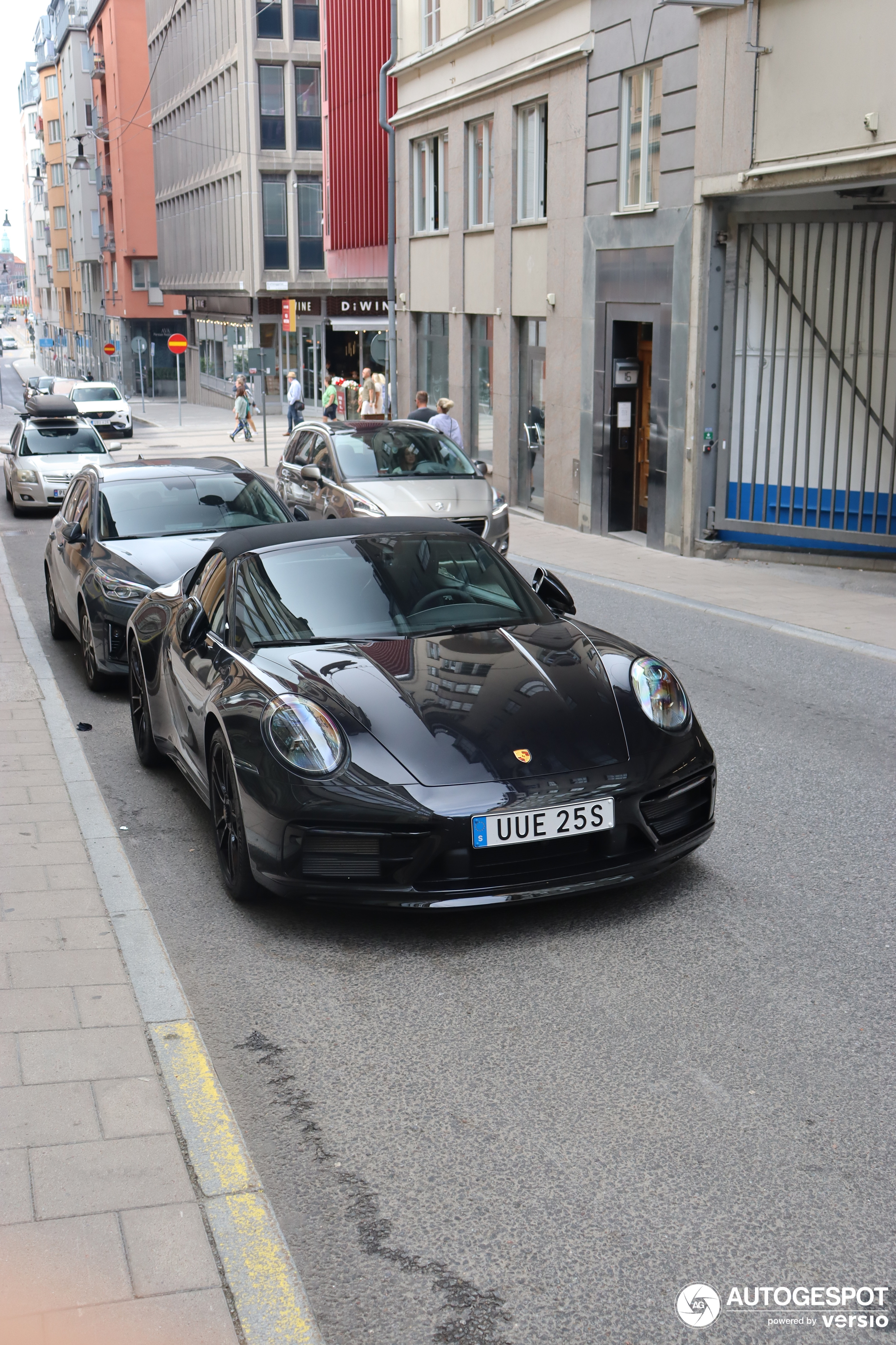 Porsche 992 Carrera 4 GTS Cabriolet