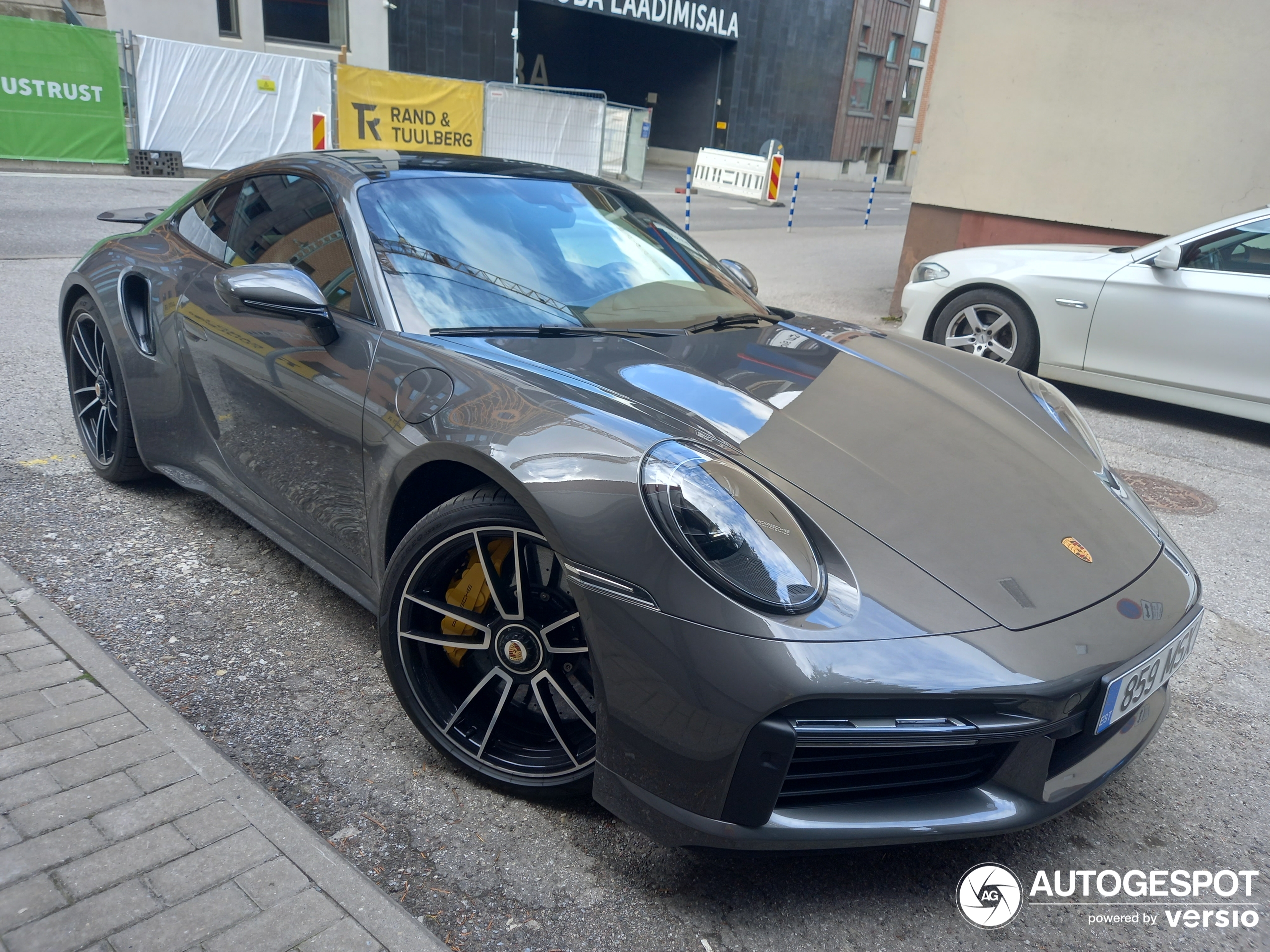 porsche-992-turbo-s-