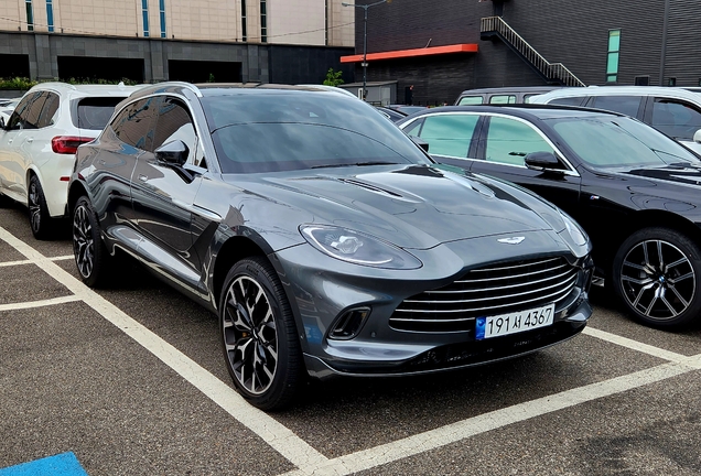 Aston Martin DBX