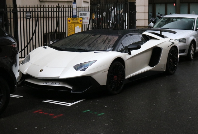 Lamborghini Aventador LP750-4 SuperVeloce Roadster