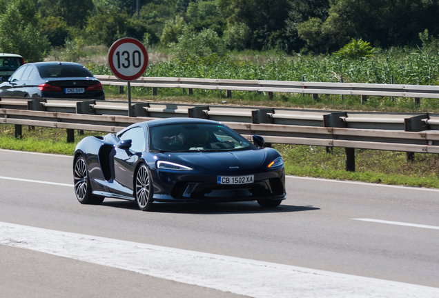 McLaren GT