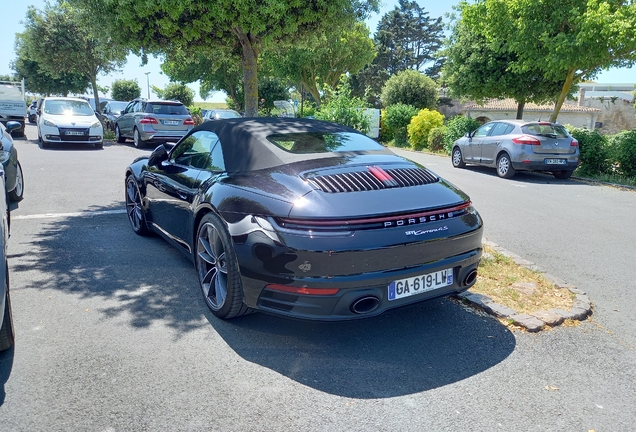 Porsche 992 Carrera 4S Cabriolet