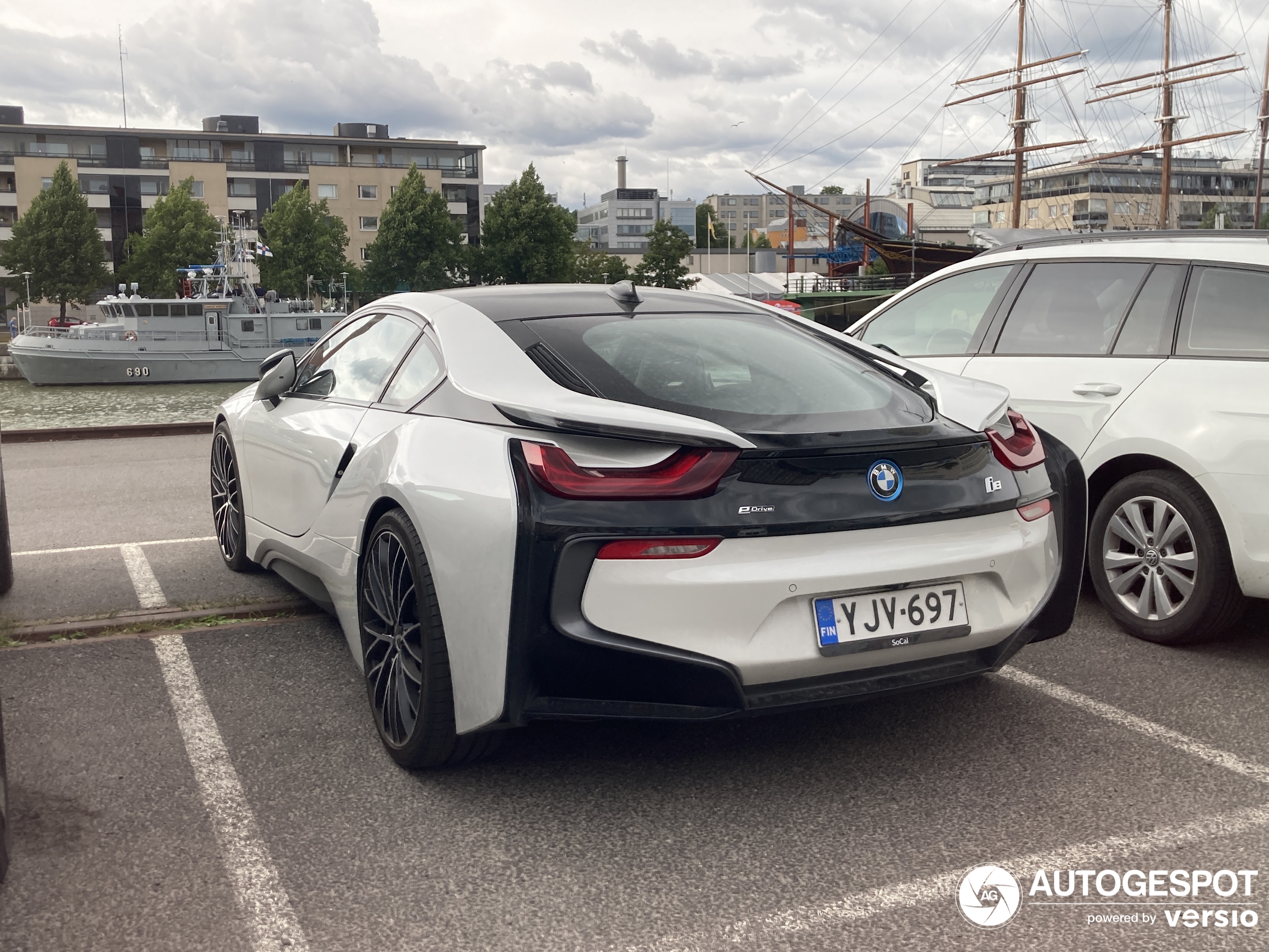 BMW i8