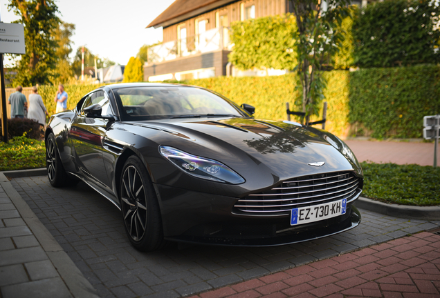 Aston Martin DB11