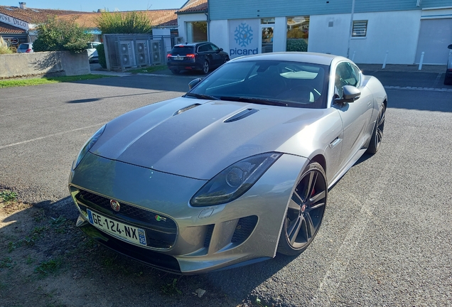 Jaguar F-TYPE R Coupé