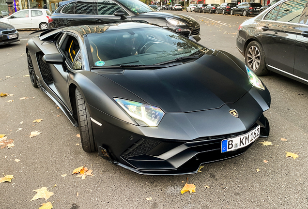 Lamborghini Aventador S LP740-4 Roadster Mansory