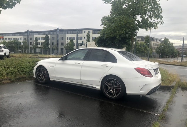 Mercedes-AMG C 63 S W205