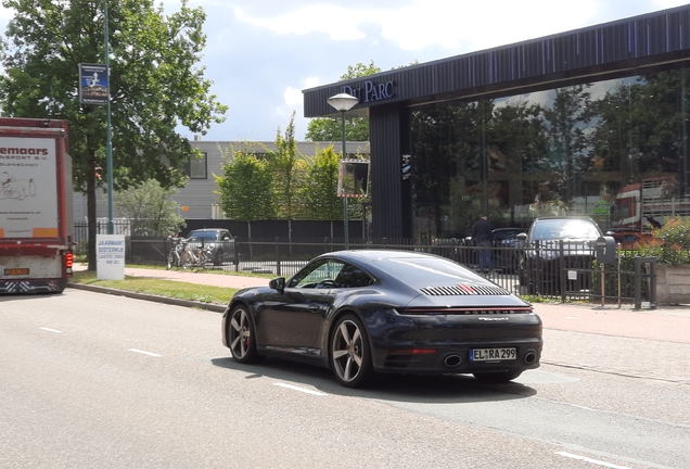 Porsche 992 Carrera 4S