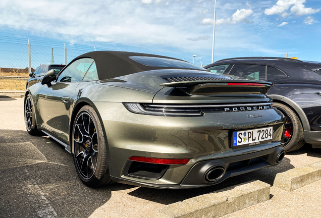 Porsche 992 Turbo Cabriolet