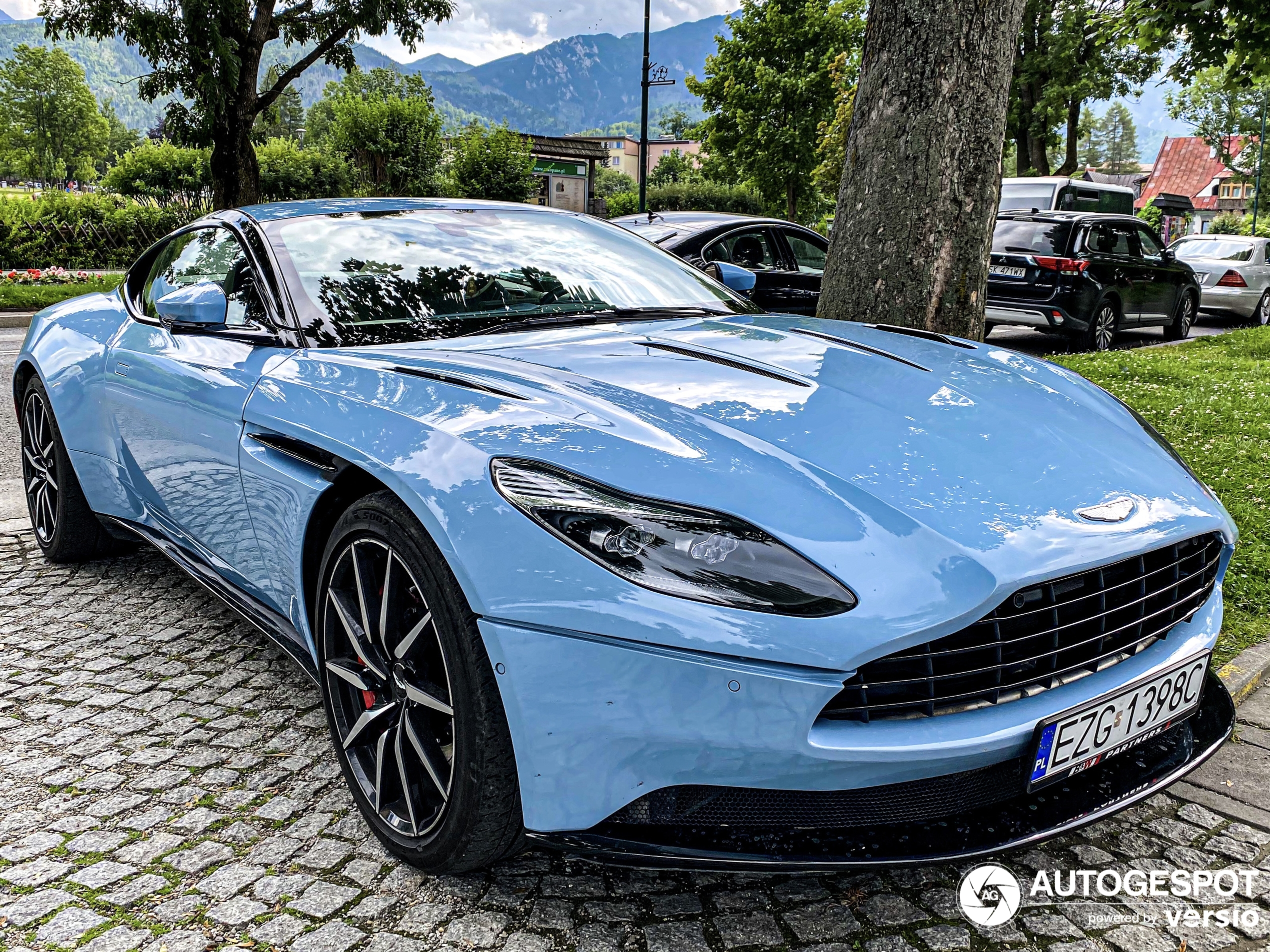 Aston Martin DB11 AMR