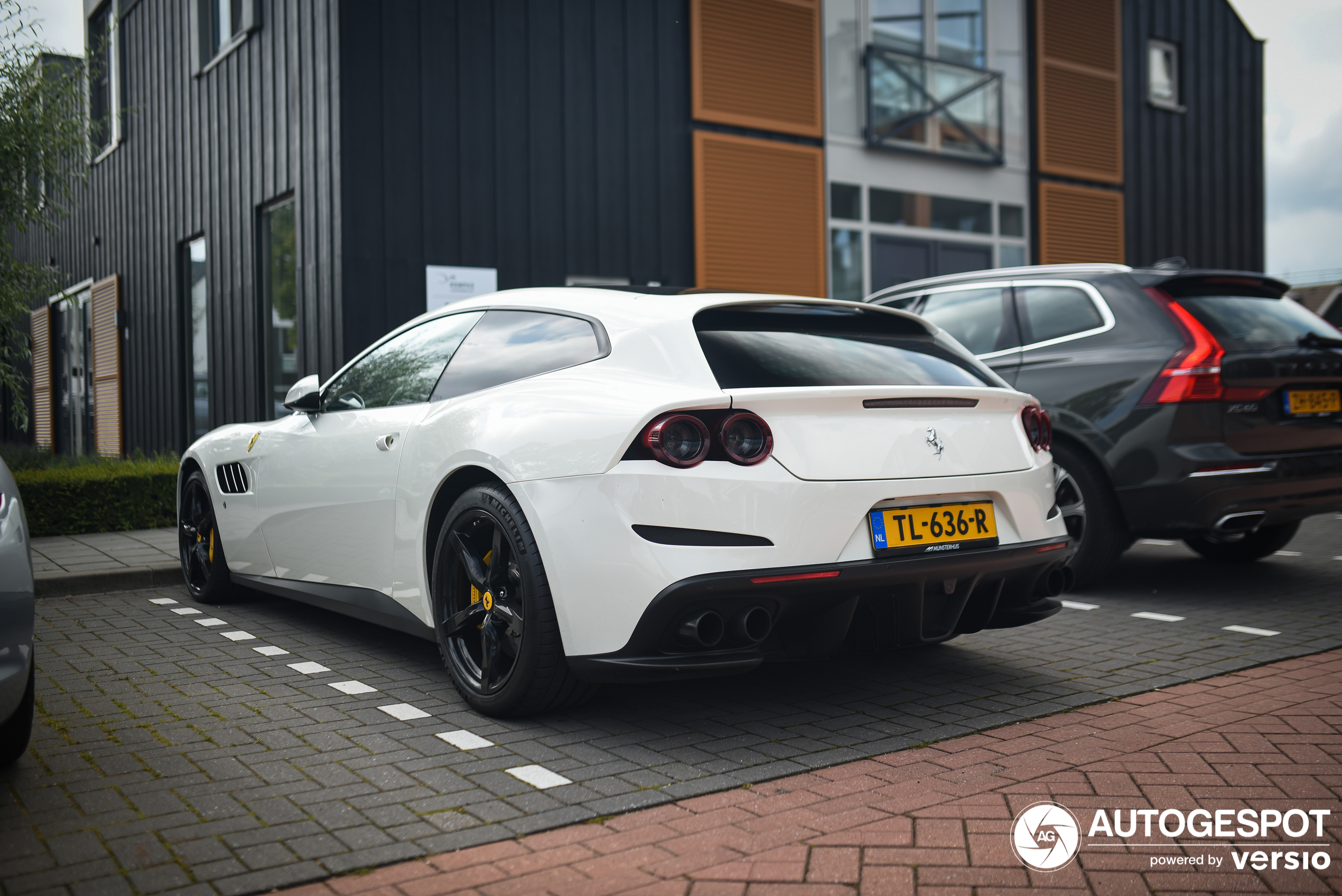 Ferrari GTC4Lusso T