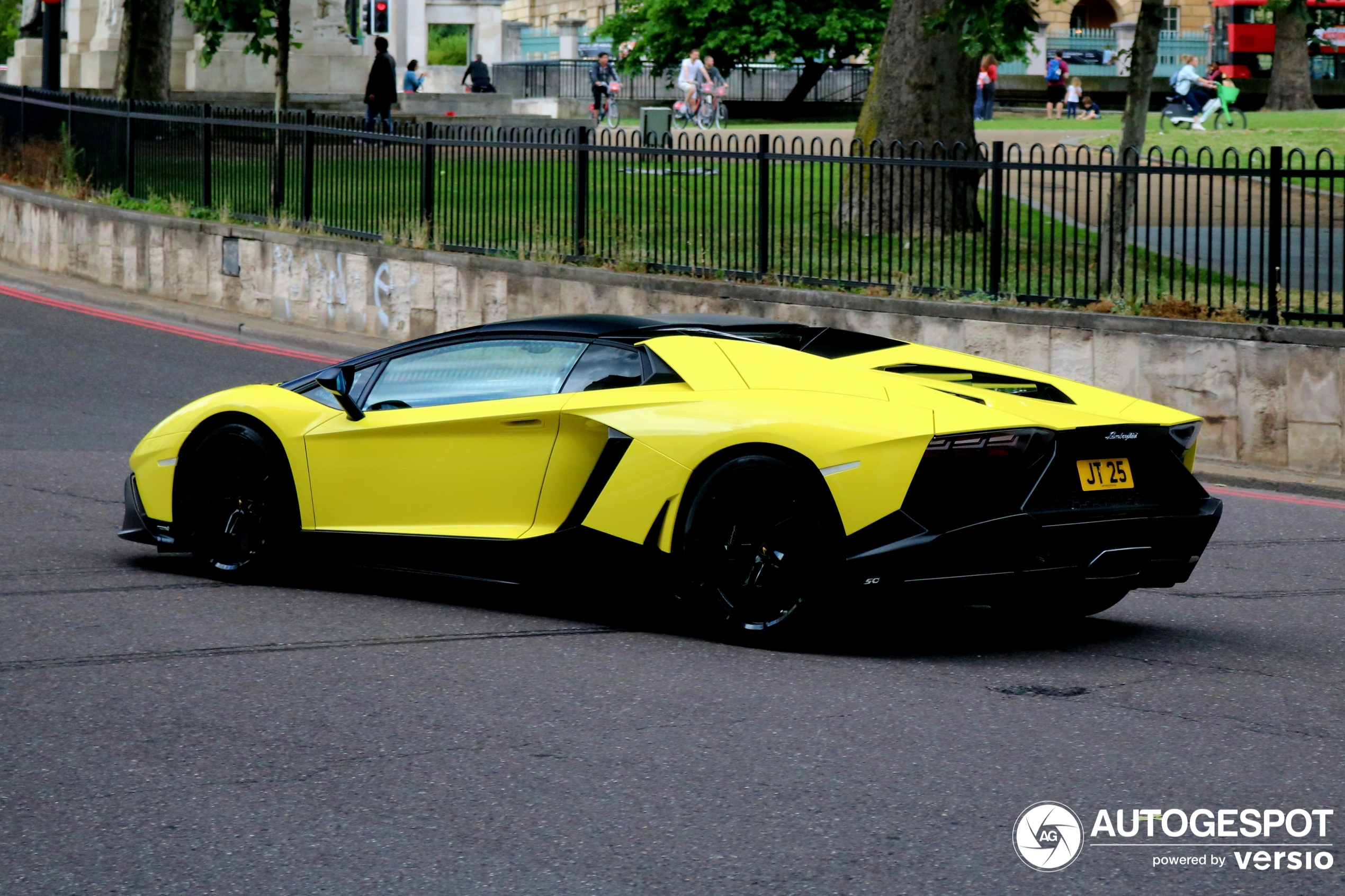 Lamborghini Aventador LP720-4 Roadster 50° Anniversario