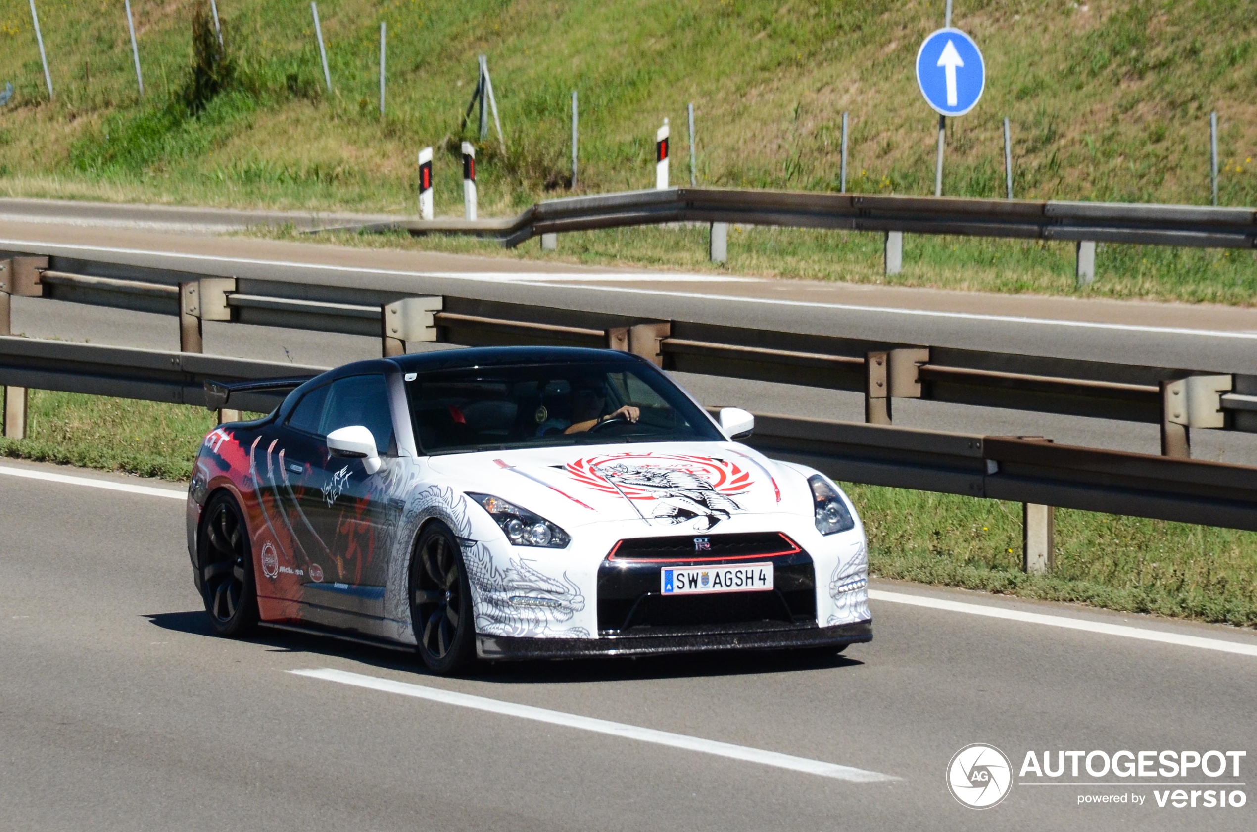 Nissan GT-R 2011