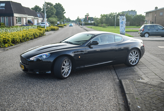 Aston Martin DB9